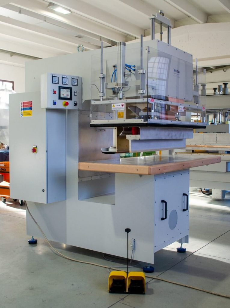 Saldatrice CG T con controllo PLC