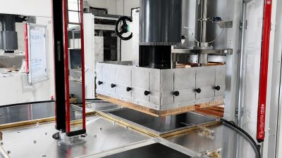 MÁQUINA DE SOLDADURA Y TROQUELADO POR ALTA FRECUENCIA CON PRENSA DE TROQUELADO Y MESA GIRATORIA